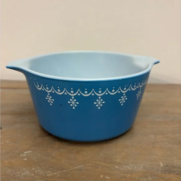 Vintage Pyrex Turquoise Snowflake Dish 1 QT - Picture 3 of 7